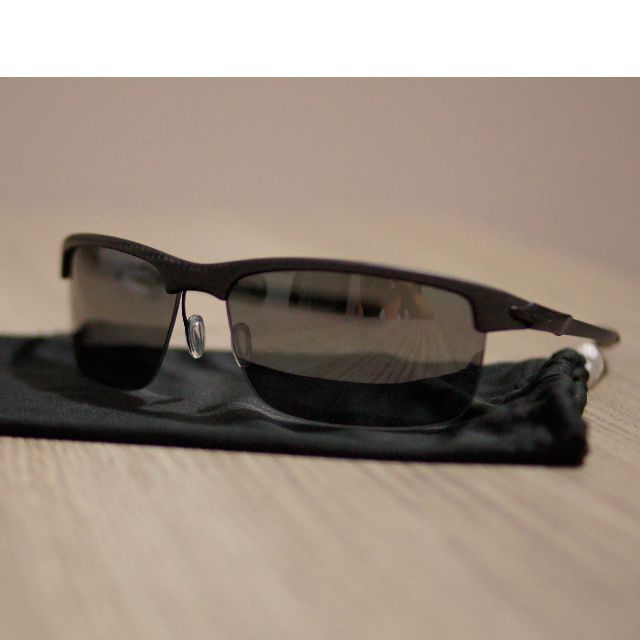 oakley carbon blade black iridium polarized