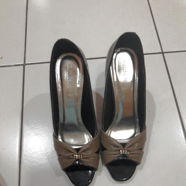 Sepatu Elizabeth Women S Fashion Women S Shoes On Carousell