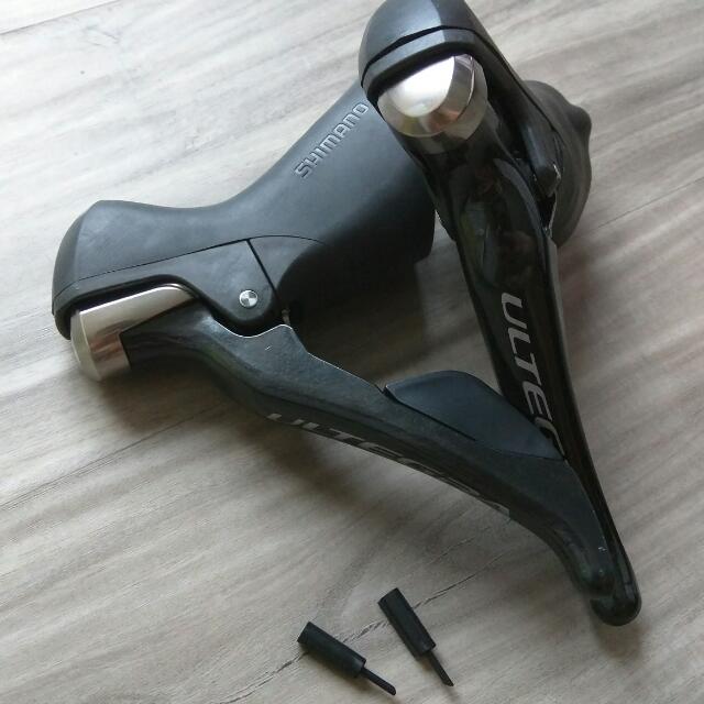 Shimano ST6800 Ultegra 11speed STI Shifters, Sports Equipment