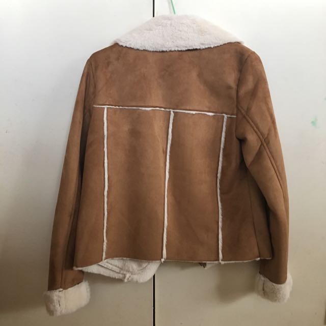 Jacket (Category: Women's Fashion) located in Pakuranga. Submitted by yru23 (Listing ID 70247515, Image 3). Description: .
