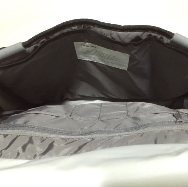 Timbak2 Command Bag (Category: Sling Bags) located in Singapore. Submitted by archie84 (Listing ID 70351490, Image 4). Description: Brand new bag for sale ! Command TSA-Friendly Messenger Bag 2015 Never used before. Able to fit 17" laptop.