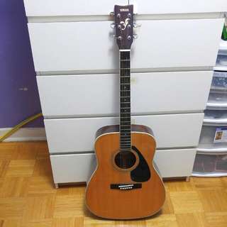 Yamaha Acoustic Guitar