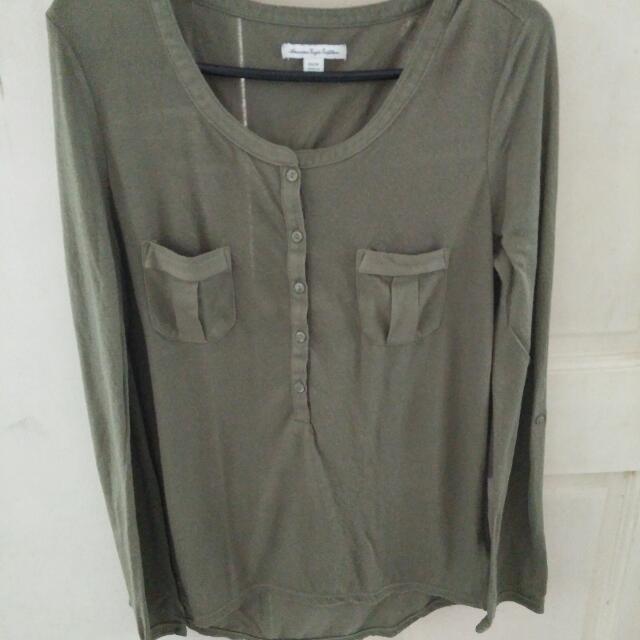 American Eagle Longsleeve (Category: Longsleeves) located in Santa Rosa. Submitted by etjam (Listing ID 70427691, Image 1). Description: .