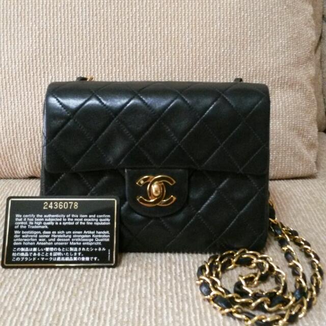 Vintage chanel hotsell sling bag