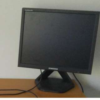19'' Samsung Syncmaster Monitor with VGA input