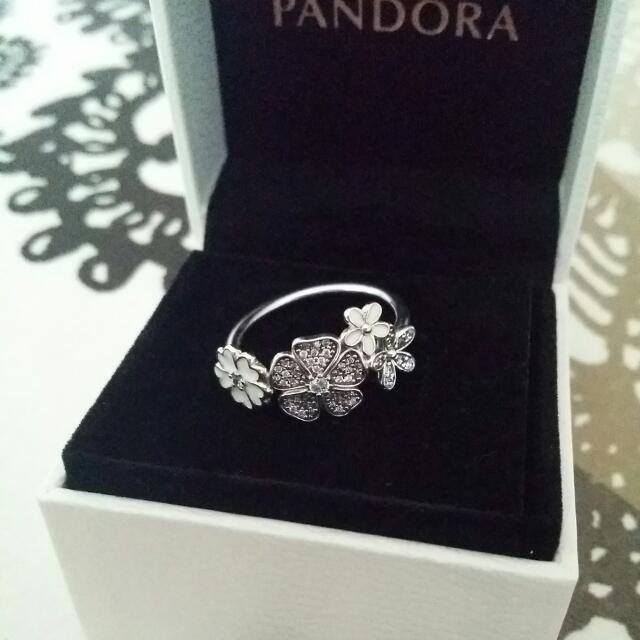 BN Authentic Pandora Shimmering Bouquet Ring Size 56 190984CZ