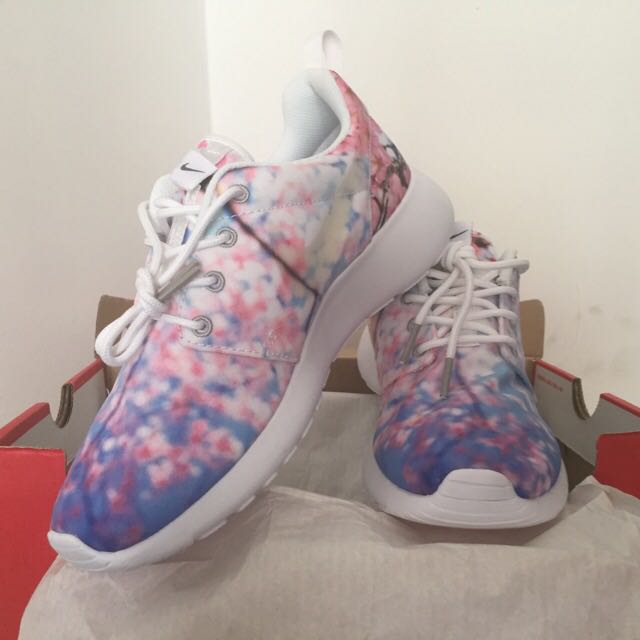 Cherry blossom nike roshe clearance