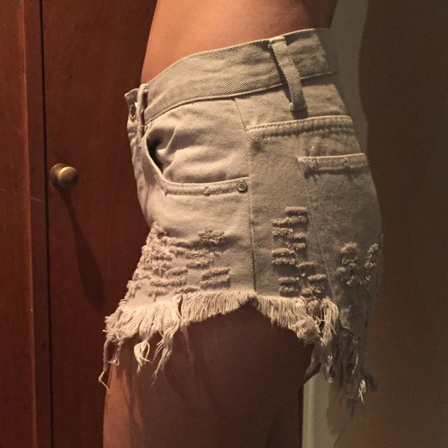 (Category: ) located in . Submitted by glow0109 (Listing ID 153307382, Image 1). Description: .