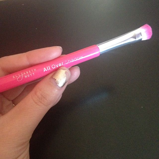 Elizabeth Mott All Over Shadow Brush - Elizabeth Mott Makeup Elizabeth Mott All Over Shadow Brush - Elizabeth Mott Makeup