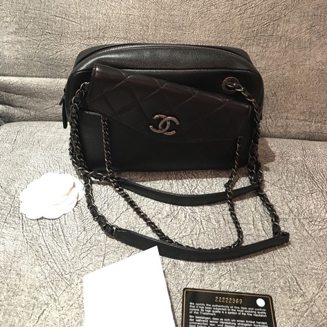 🦄🖤Chanel 21K Black Iridescent Mini Camera🖤🦄 , Luxury, Bags & Wallets on  Carousell