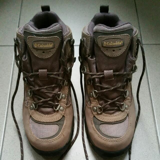 Columbia hilltop ridge hiking boots clearance