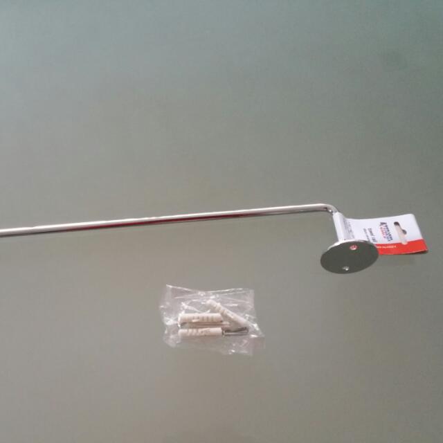 Howards storage towel rack outlet