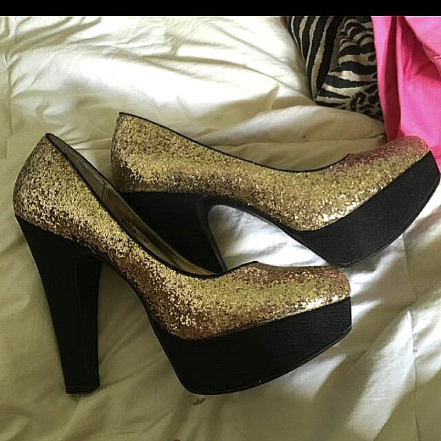 Size 7 1/2 Rose Gold Shoes Heels Ankle Strap Sparkle DAVID'S BRIDAL 3.5