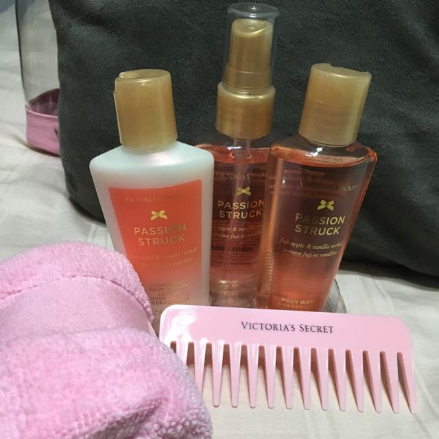 BNIB Victoria s Secret Gift Set Passion Struck Beauty