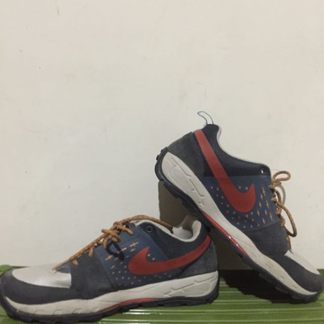 Sepatu Nike Buat Naik Gunung Fesyen Pria Sepatu Di Carousell