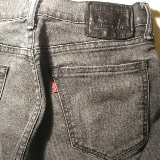 levi's leather label