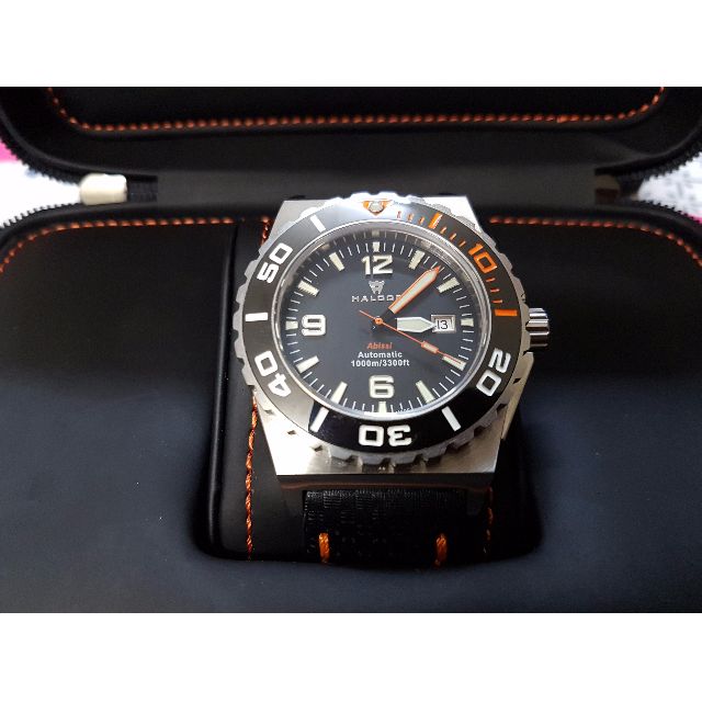 1000 meter dive watch