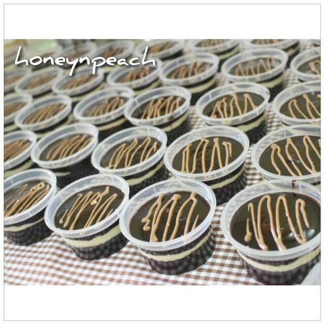 Doorgift Kek Coklat Cheese Lava Berhantu Food Drinks Packaged Snacks On Carousell