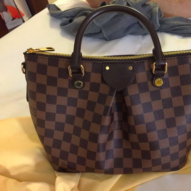 Louis Vuitton (Medium Size) Bag, Women's Fashion, Bags & Wallets