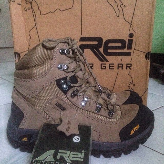 Rei Sammler Shoes Olah Raga Perlengkapan Olahraga Lainnya Di Carousell