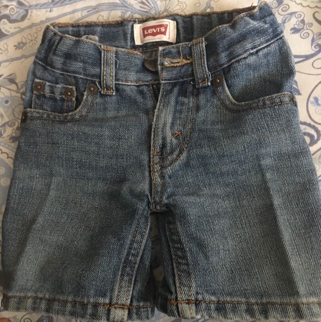 short pants (Category: Babies & Kids Fashion) located in Singapore. Submitted by rhenny (Listing ID 71093113, Image 1). Description: .
