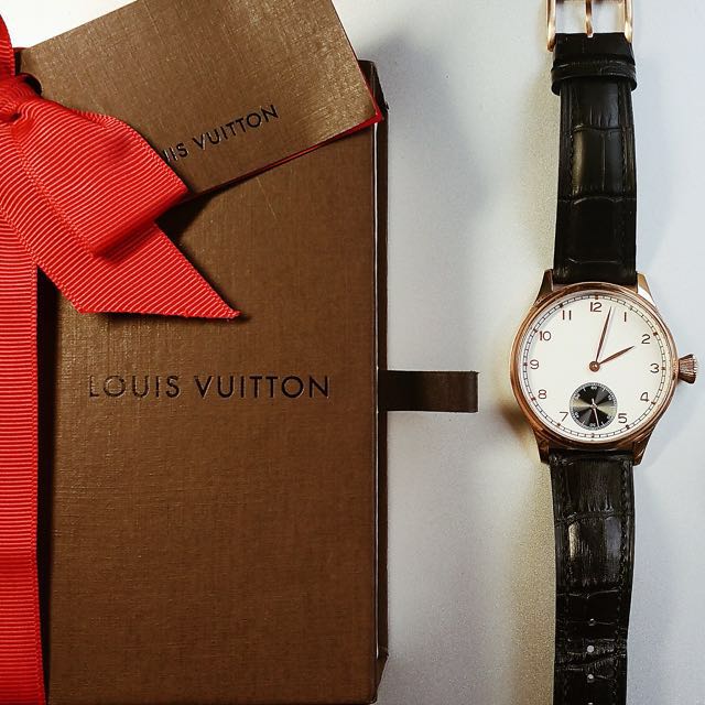 Authentic Louis Vuitton Multiple Wallet Men, Men's Fashion, Watches &  Accessories, Wallets & Card Holders on Carousell