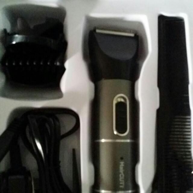 Beard Trimmer (Category: Handkerchief & Pocket Squares) located in Singapore. Submitted by sikkabc (Listing ID 71239773, Image 3). Description: .