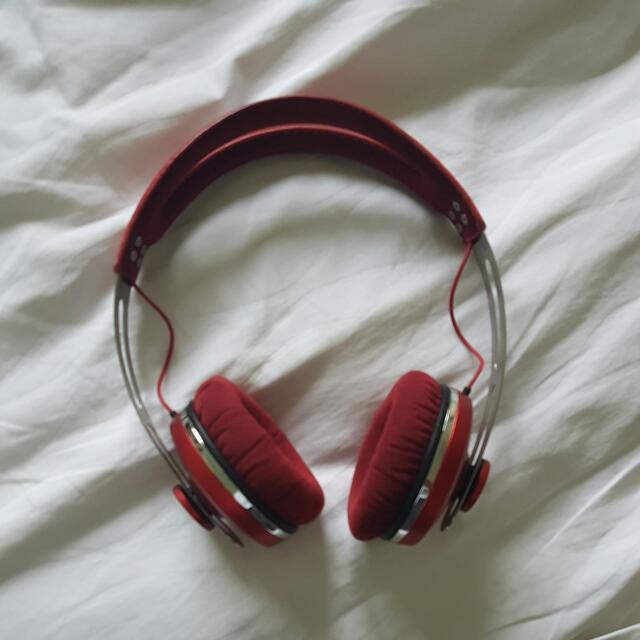 Sennheiser momentum v1 hotsell