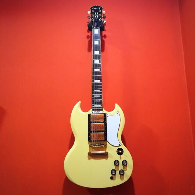 Urgent!! Epiphone SG Les Paul Custom With CTS Pots, Hobbies & Toys