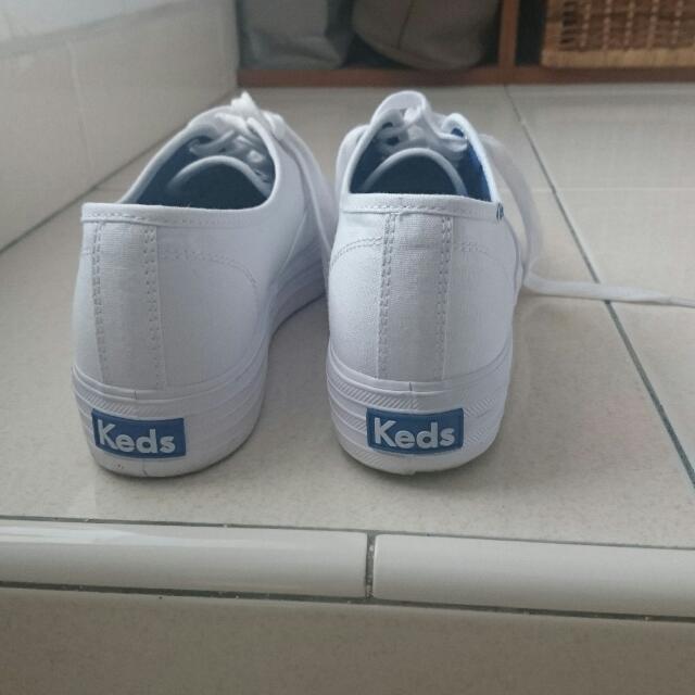 Keds White Canvas thick Sole Size 7