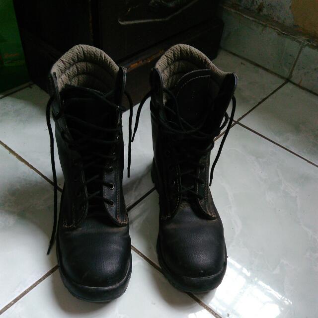 Sepatu Safety Unicorn Fesyen Pria Sepatu Di Carousell