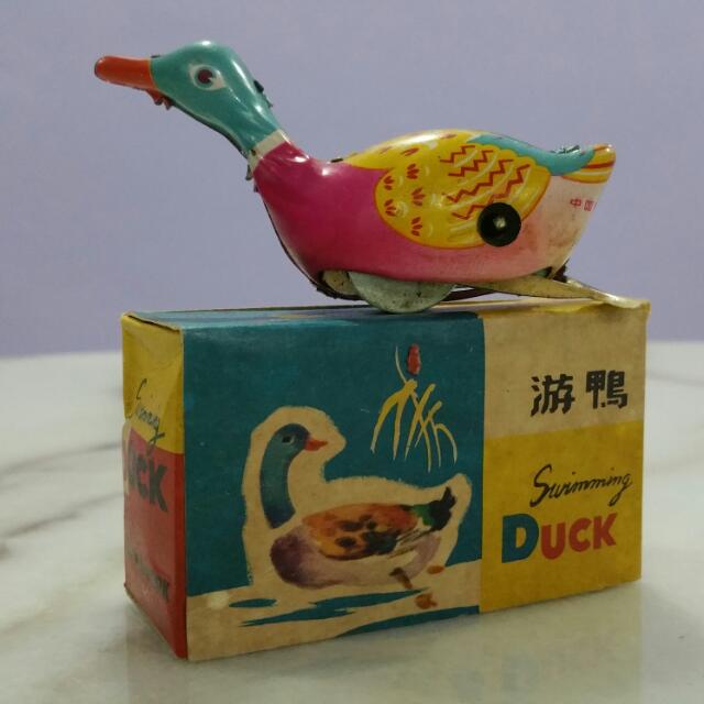 swimming duck toy