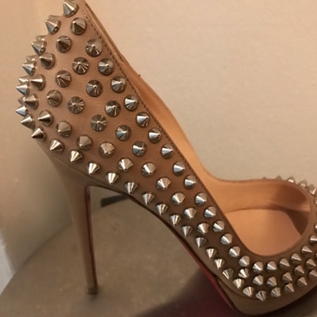Louboutin yolanda store