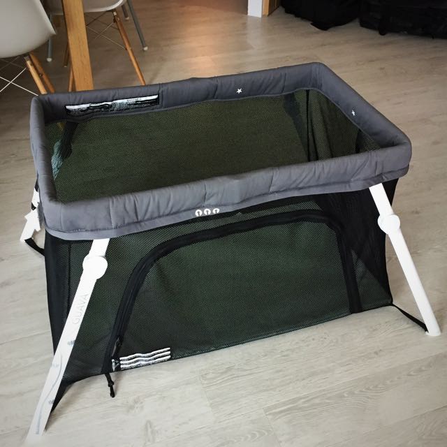 美國guava Family Travel Crib 網床 Babies Kids Parents Babies