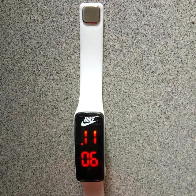 Jam nike cheap led watch