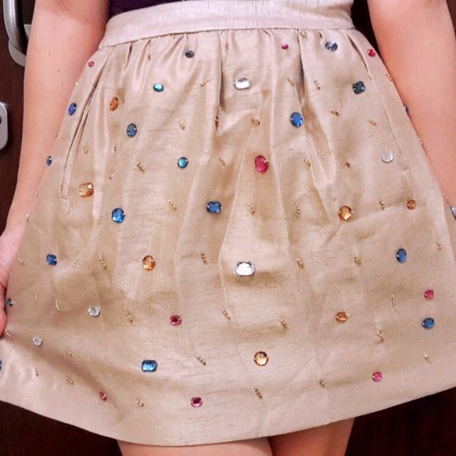 Rok Candy Gold Size M Merk Minimal Fesyen Wanita Pakaian Wanita Gaun Rok Di Carousell
