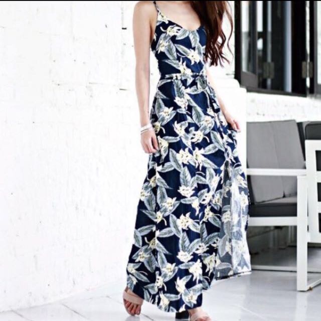 Islander Split Maxi (Category: Dresses) located in Singapore. Submitted by honeybadger (Listing ID 71590119, Image 2). Description: .