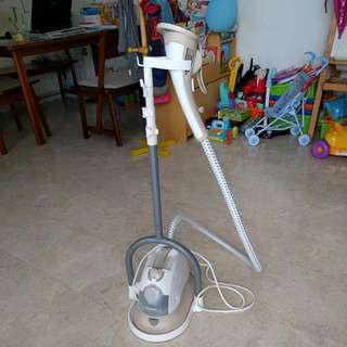 [RESERVED until End Oct] Compact Garment Steamer (Philiips) - GC555/05
