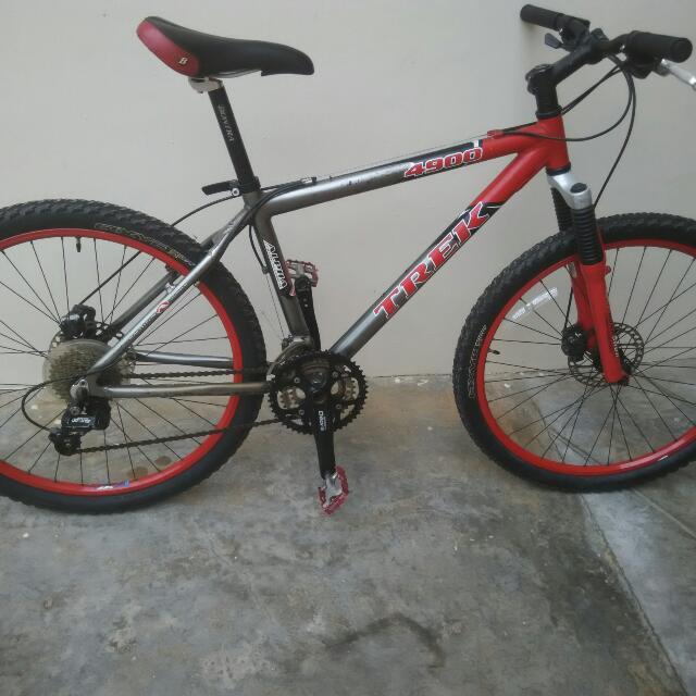 Hot Red Trek 4900, Sports Equipment 