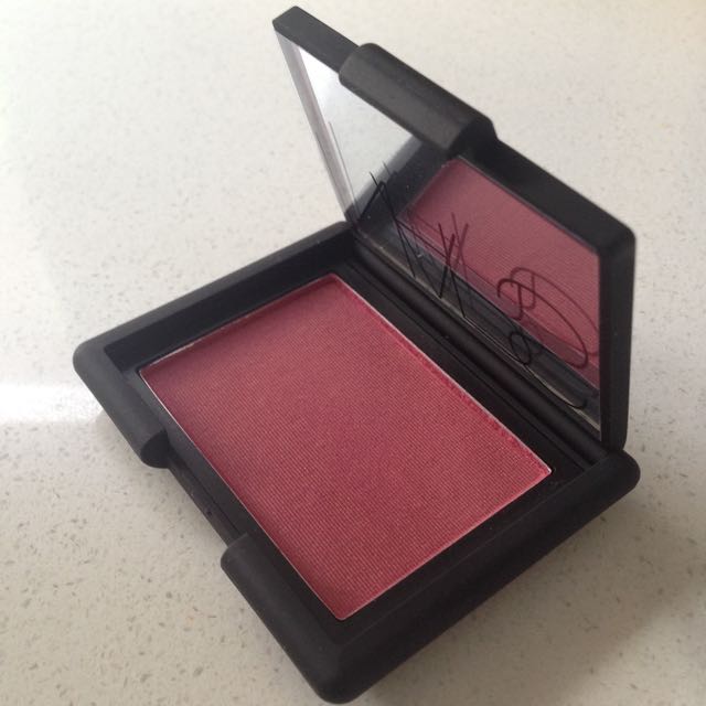nars outlaw blush