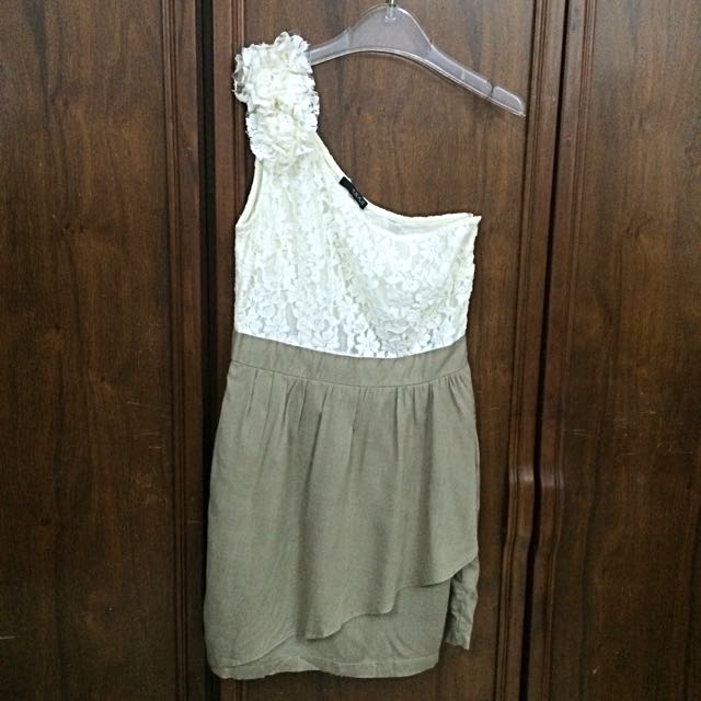 全新优雅斜肩小羊装