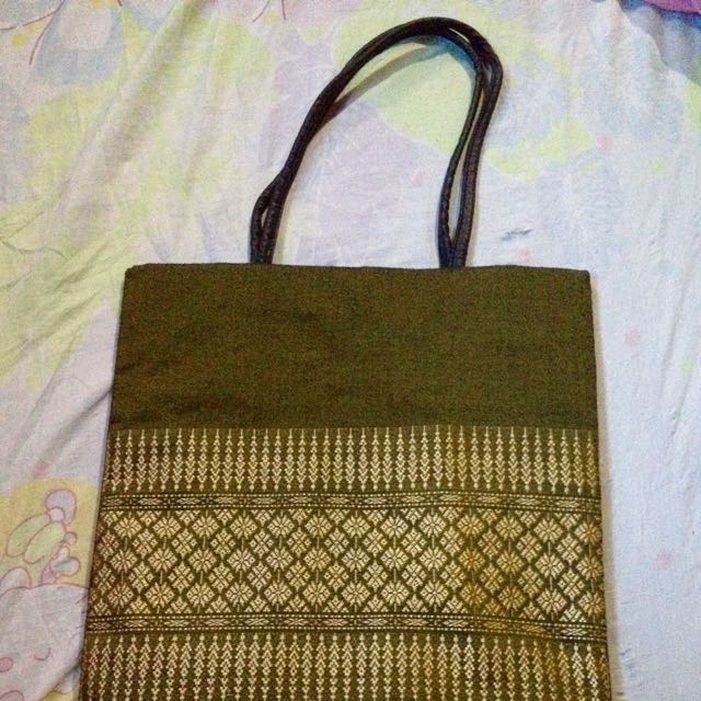 bag (Category: Tote Bags) located in Quezon City. Submitted by lilolego (Listing ID 71894813, Image 2). Description: .