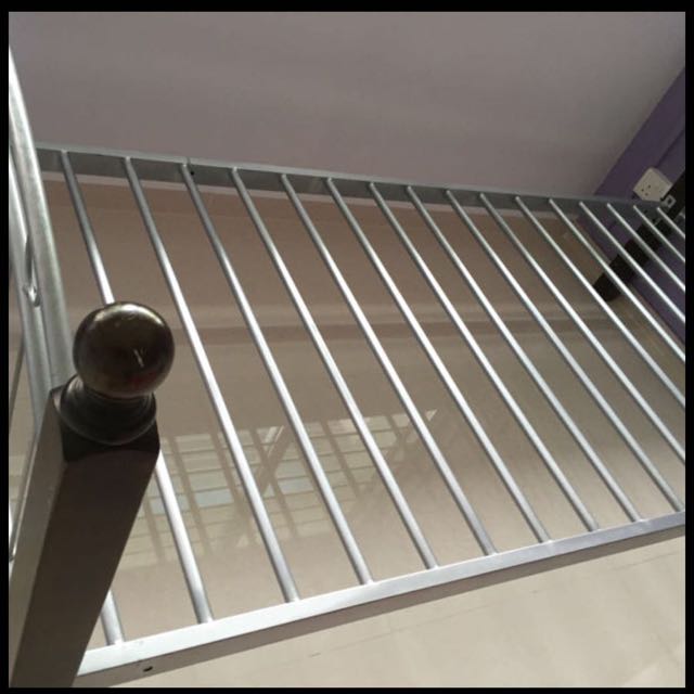 Bed Frame (Category: Bed Frames & Mattresses) located in Singapore. Submitted by birdy91 (Listing ID 71978661, Image 3). Description: .