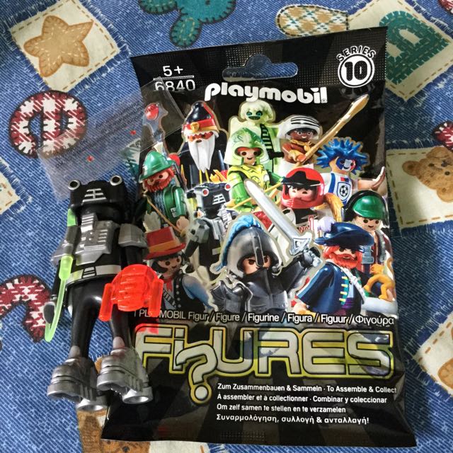 BN PLAYMOBIL SERIES 10 ALIEN/DIVER, Hobbies Toys, Toys Games