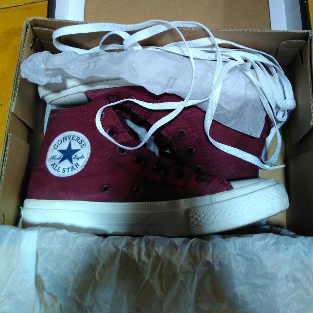 maroon chuck taylor ii