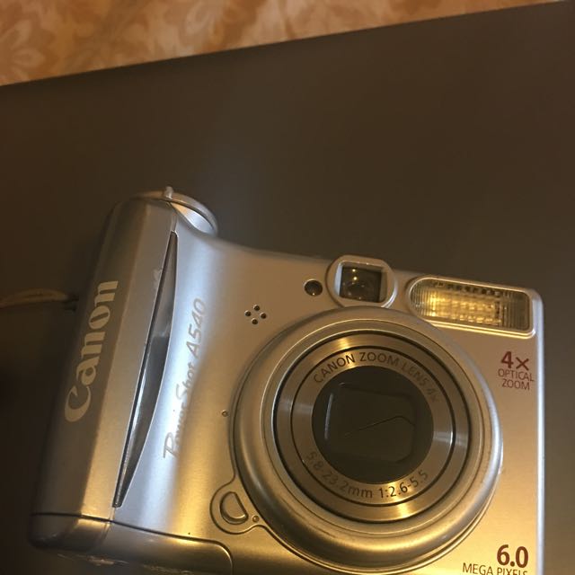 Canon Camera (Category: Photography) located in Mississauga. Submitted by naz786 (Listing ID 72094613, Image 2). Description: .