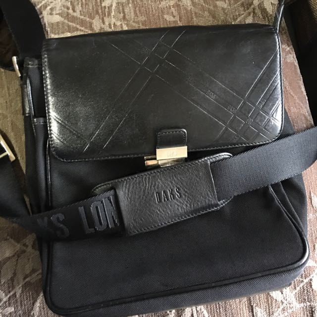 Daks sling top bag