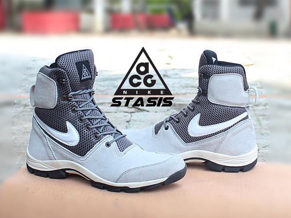 sepatu nike boots