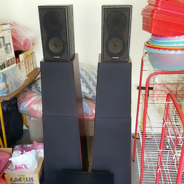Main Speakers USA Center Speaker BMW Surround Speakers PYRAMID and an amplifier YAHAMA