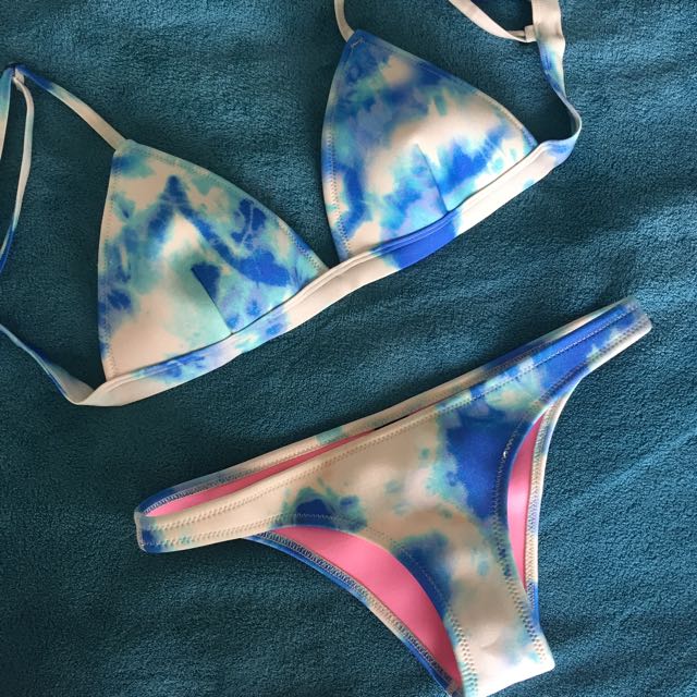 triangl tie dye bikini